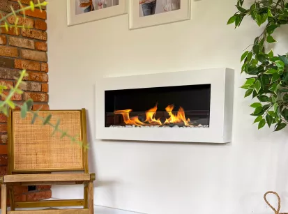 Wall-Mounted Bioethanol Fireplace – 900×400 mm BOX, Textured Matte White with Glass
