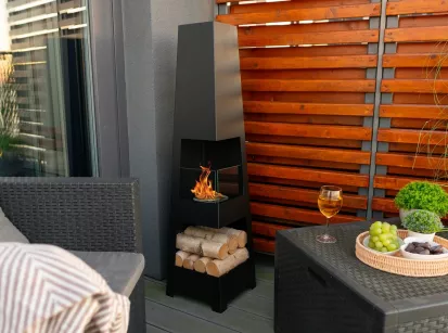 Pyramid Garden – Freestanding Bioethanol Fireplace (Matte Black)